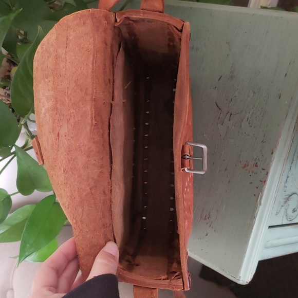 Vintage 60s Tooled Leather Saddle Bag - Picture 9 of 12